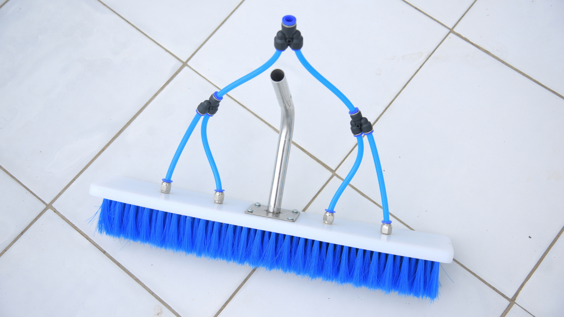 Solar Cleaning Brush