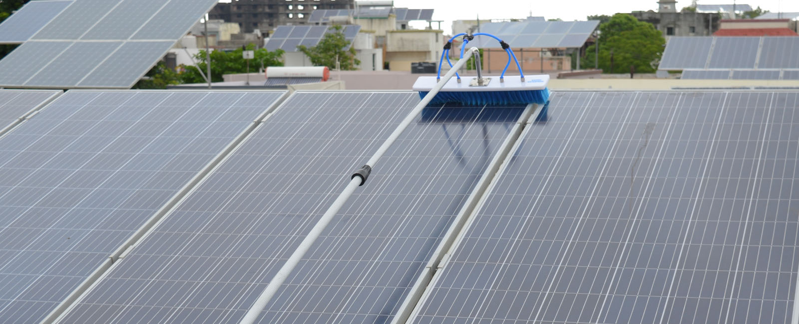 Solar Cleaning Brush