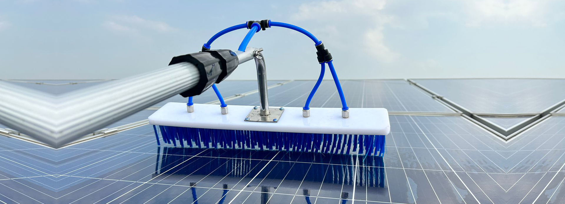 Solar Cleaning Brush