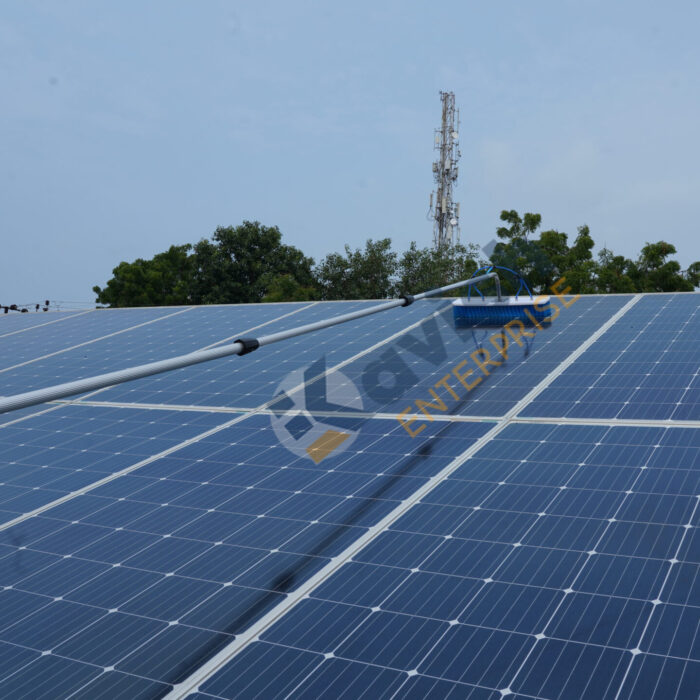 Solar Cleaning Brush